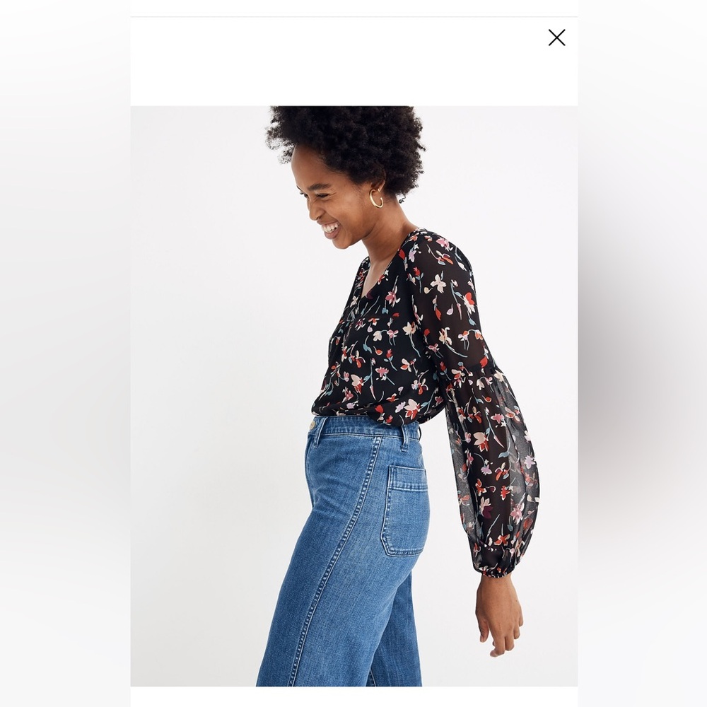 NWT Shirred-Sleeve V-Neck Top in Drifting Flowers - size XL